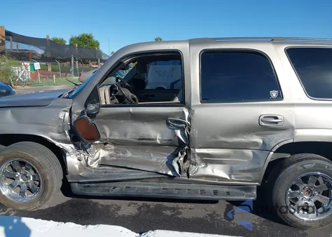 2003 Chevrolet Tahoe Lt from USA, damaged, VIN 1GNEC13Z83R135473